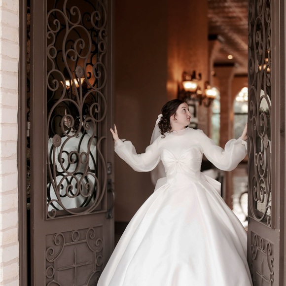 Meet your Posher, Genna - Picture 3 of 10